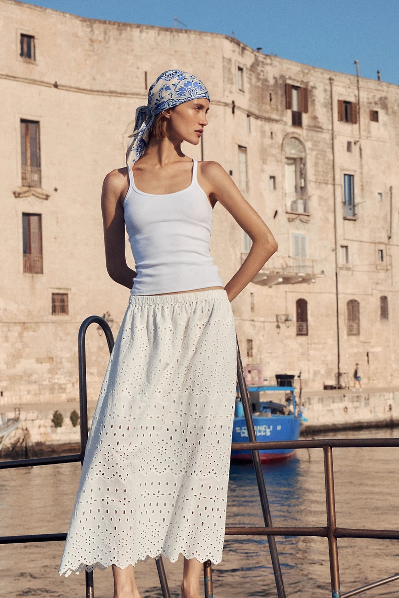 Jupe en broderie anglaise
