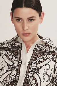 Veste avec broderie anglaise
