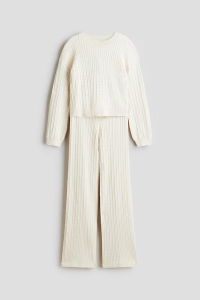 2-Piece Cable-Knit Set