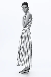 Robe avec bretelles à nouer et corsage smocké
