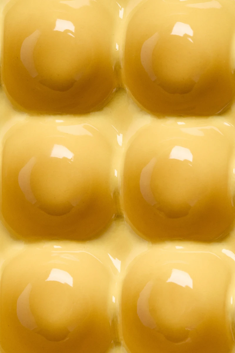 Reactive-Glaze Egg Tray