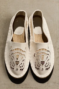 Espadrilles avec broderie anglaise