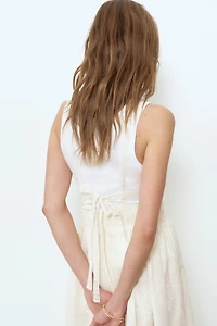 Robe à dos ouvert avec dentelle