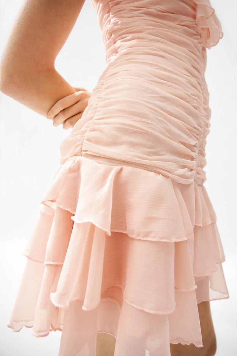 Robe à bretelles fines en mousseline effet drapé