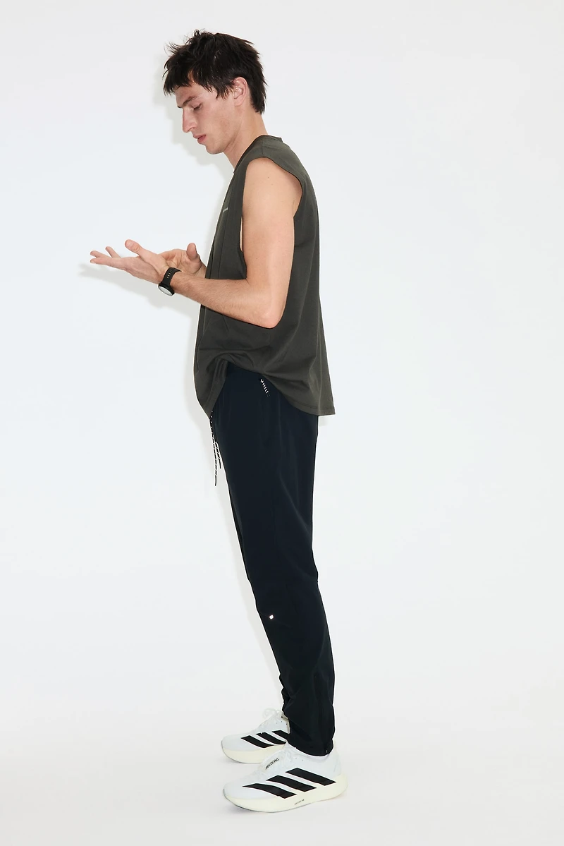 Loose-Fit Sports Tank Top with DryMove™