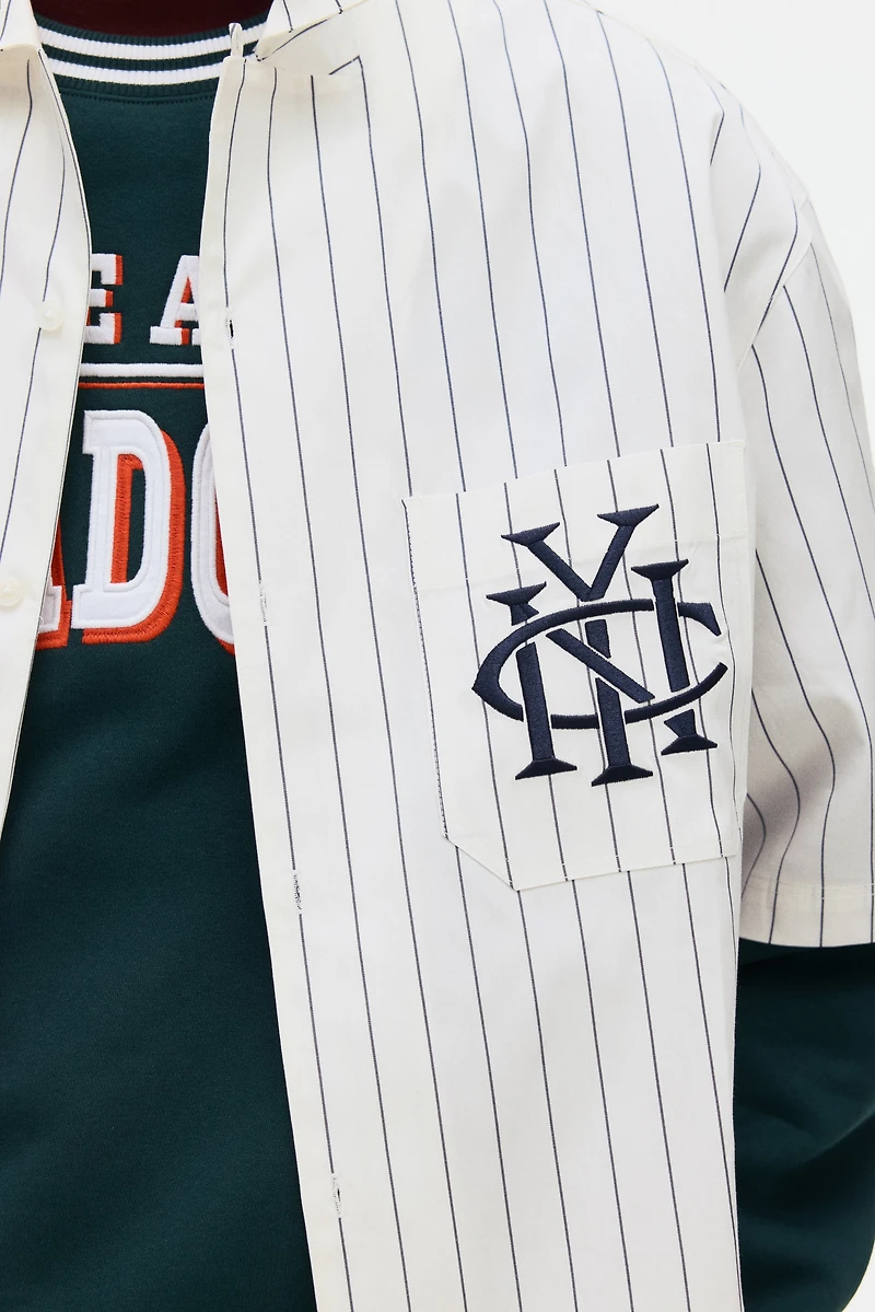 Chemise classique à motif brodé