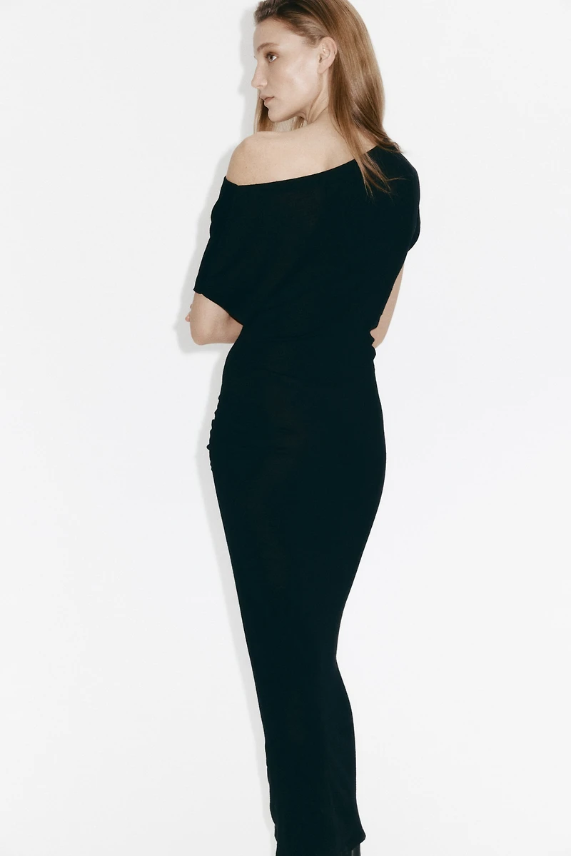 Robe asymétrique en laine mérinos