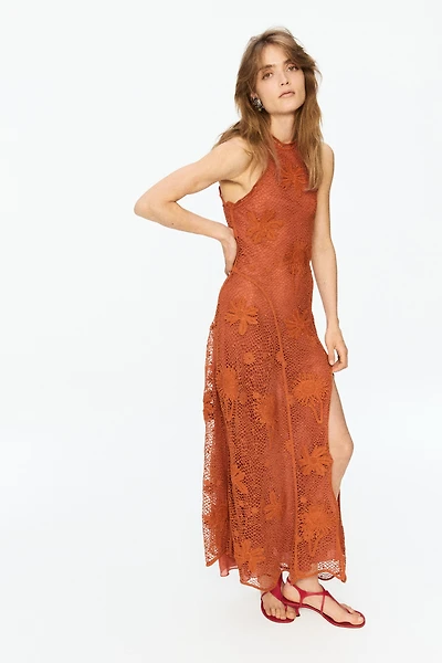 Robe d’aspect crochet avec volants plissés