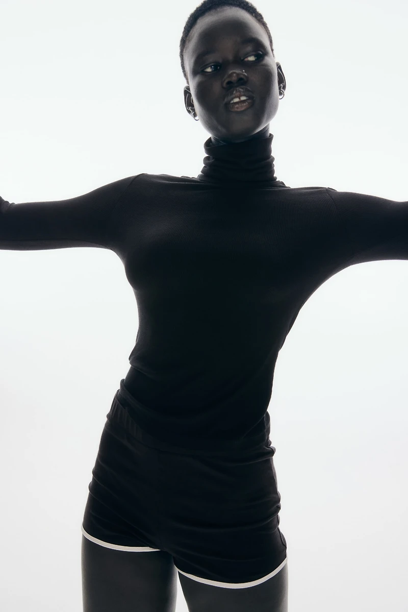 Ribbed Turtleneck Shirt