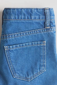 Short en denim avec détails brodés