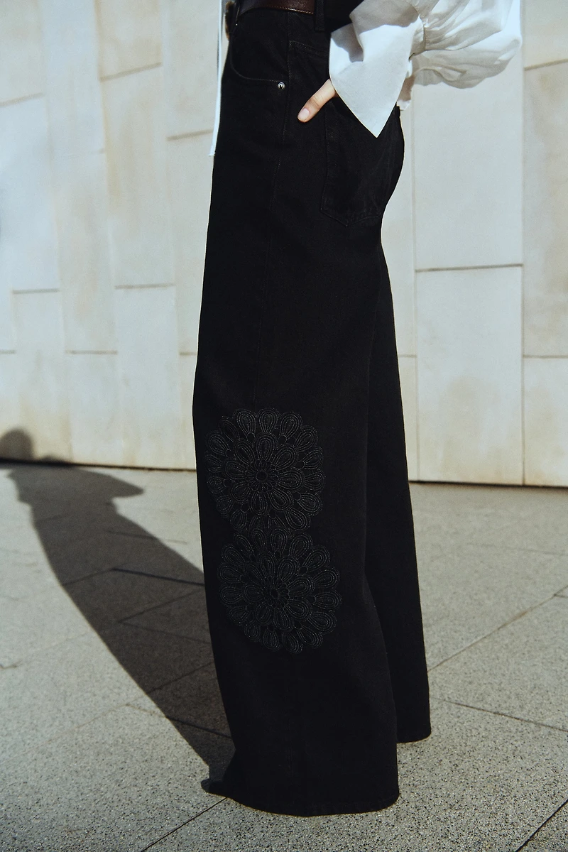 Crochet-Look-Detail Jeans