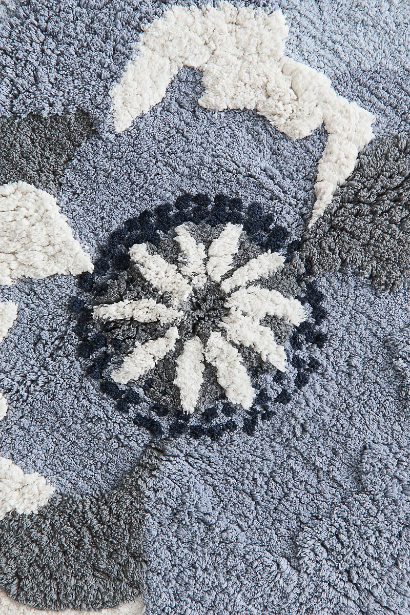 Tufted Flower-Shaped Bath Mat
