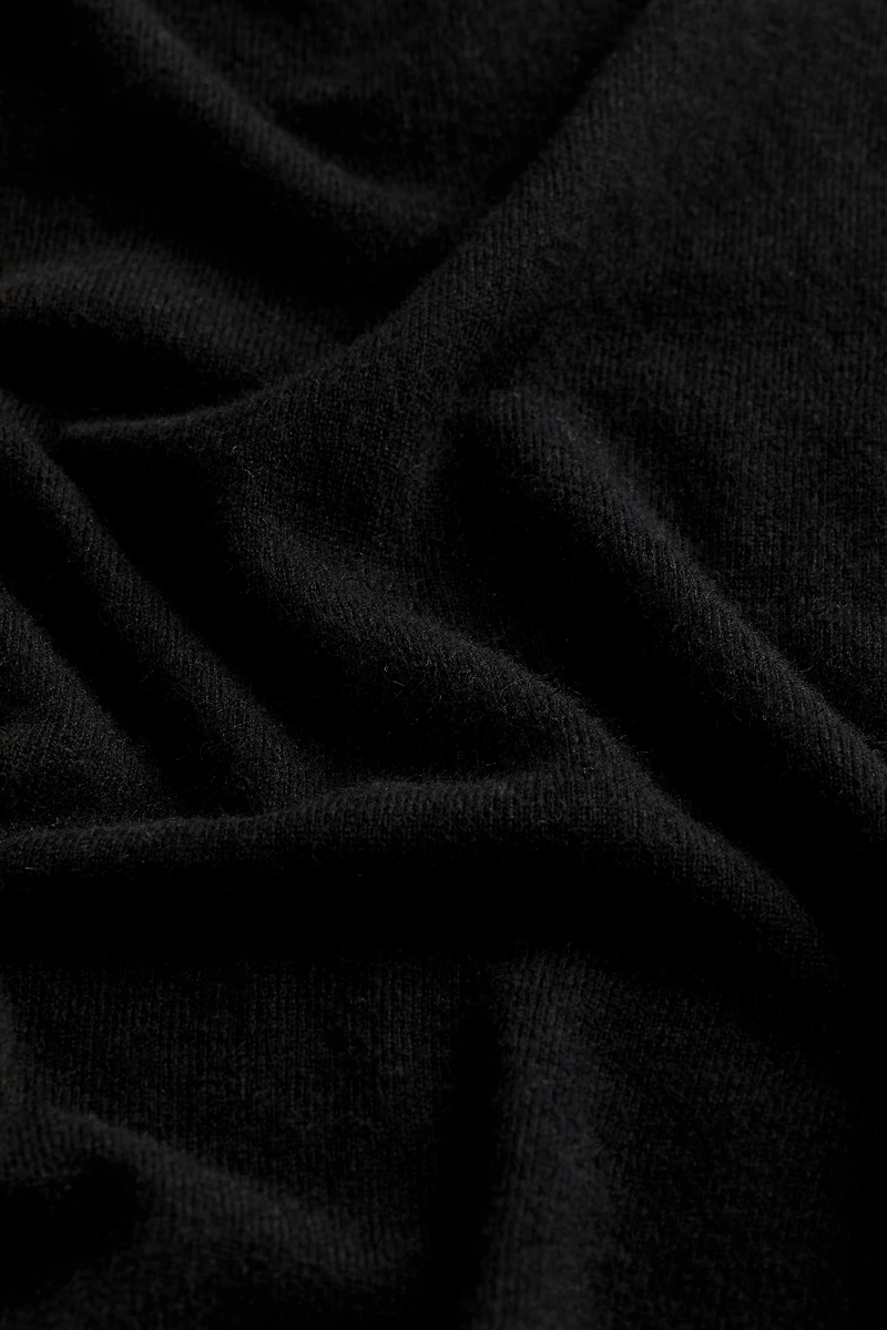 Fine-knit Cashmere Sweater