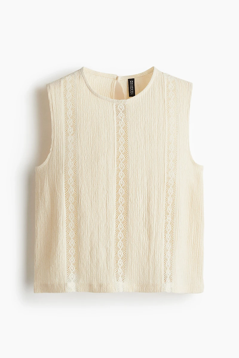 Blouse froissée avec dentelle