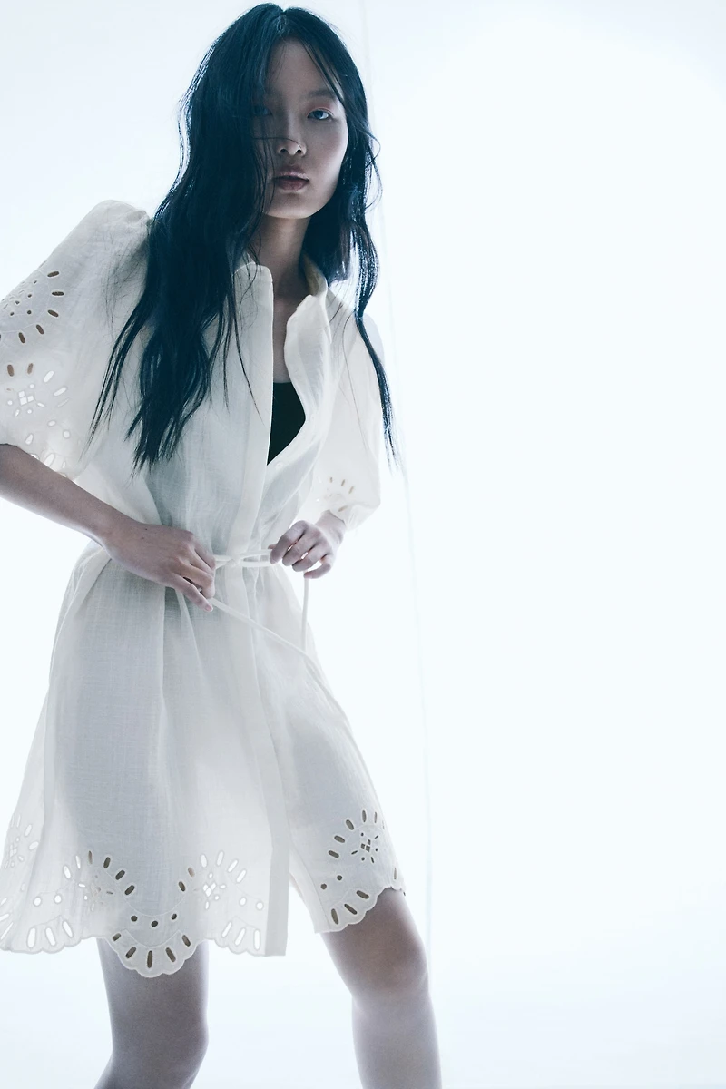 Robe avec broderie anglaise