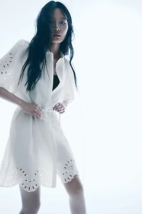 Robe avec broderie anglaise