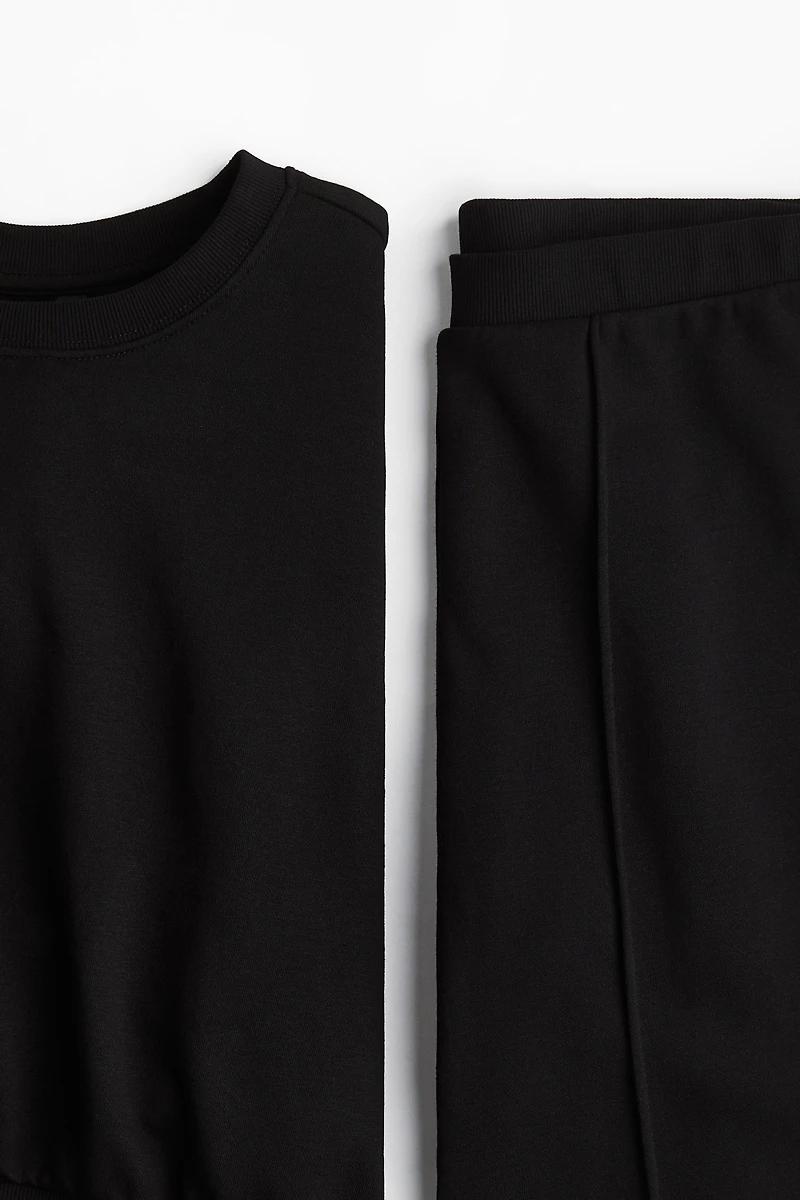 2-Piece Sweatshirt and Joggers Set