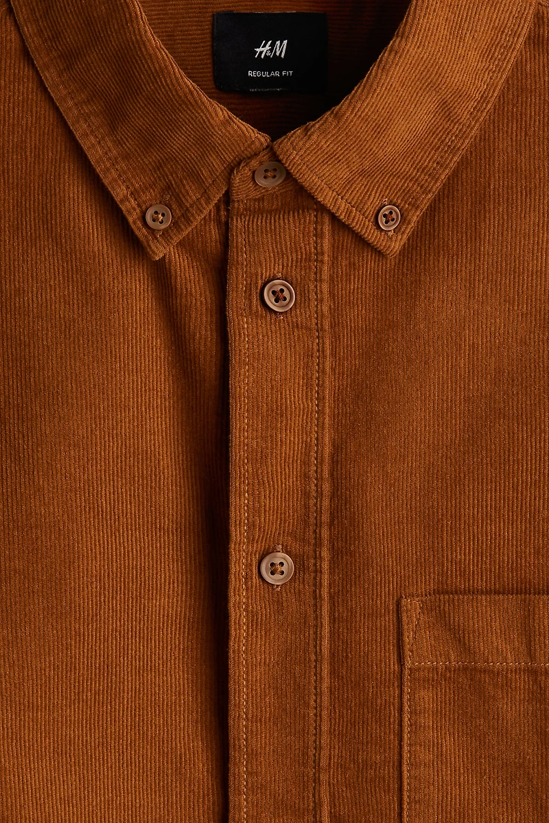 Chemise classique en velours côtelé