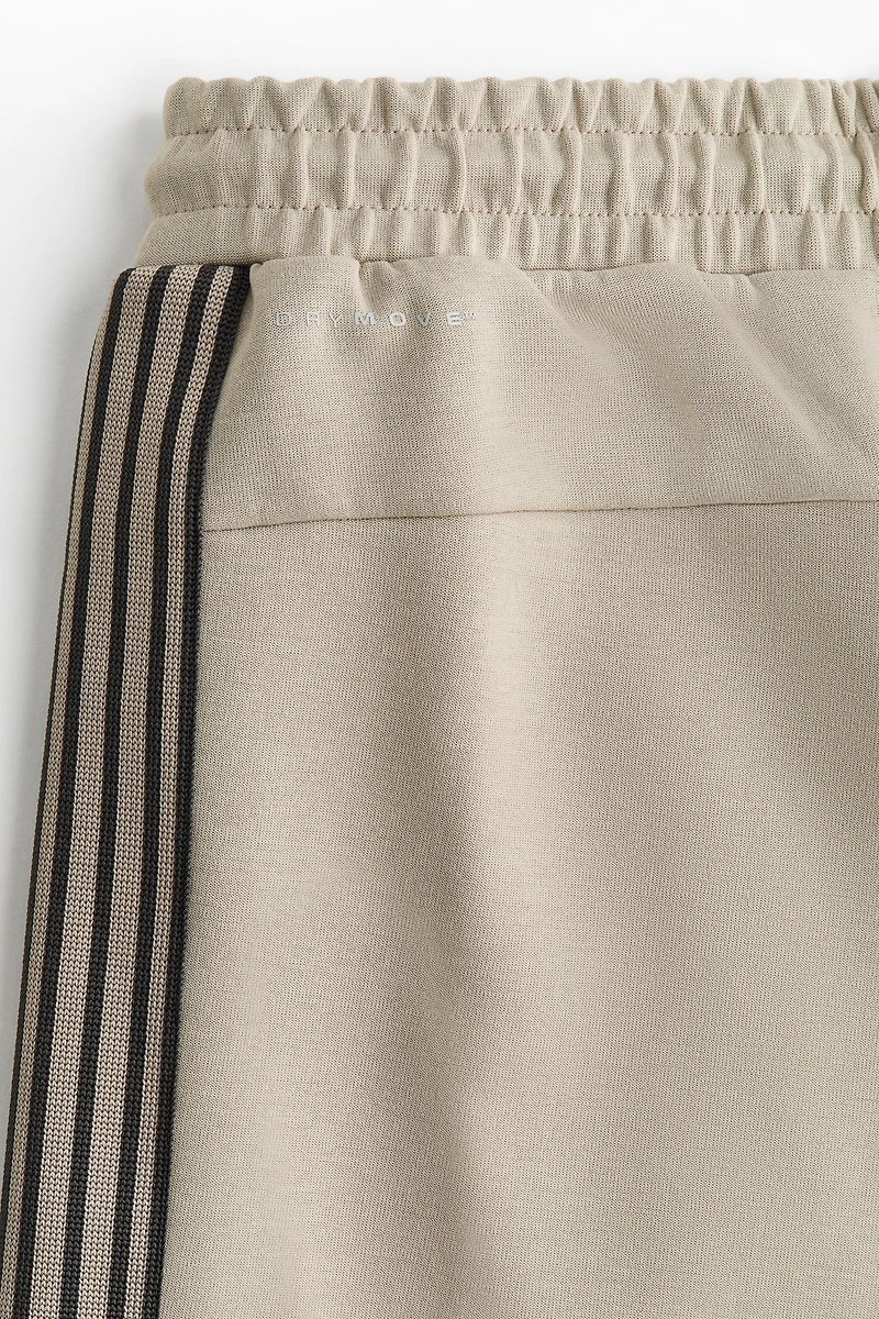 Loose-Fit Sports Joggers with DryMove™