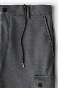 Pantalon cargo près du corps