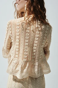 Blouse volantée en dentelle