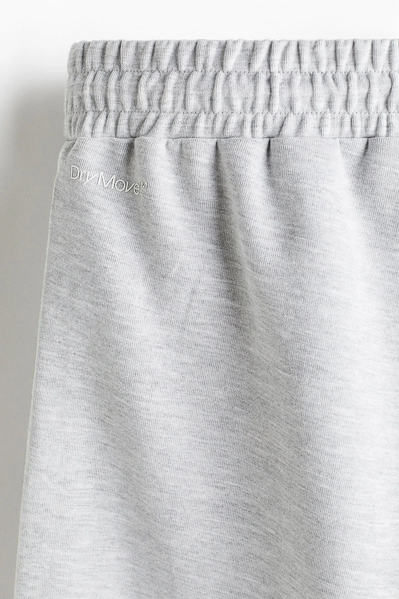 Mid-Length Sports Shorts with DryMove™