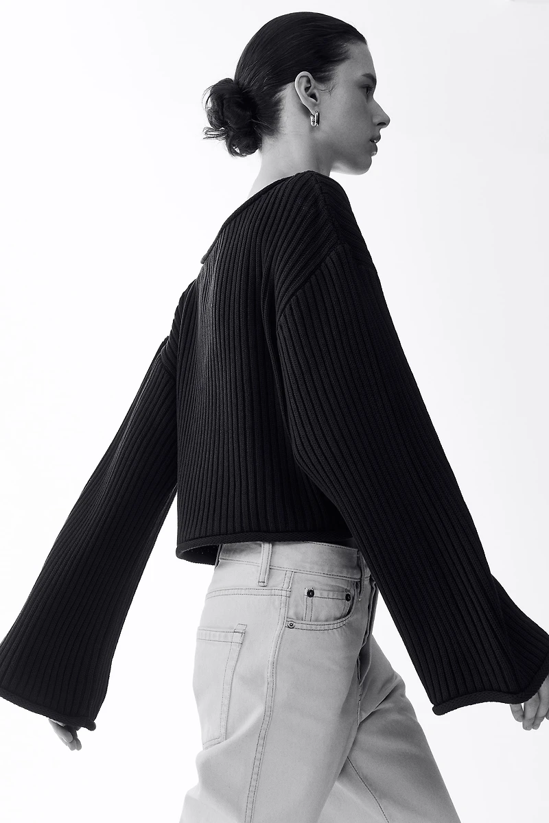 Chandail en tricot côtelé avec encolure bateau