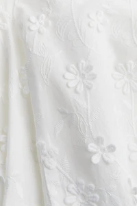 Robe en coton avec appliqués