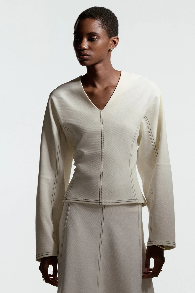 Haut à encolure en V