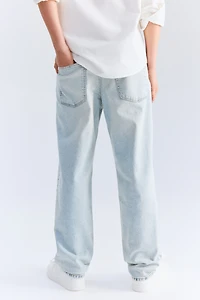 Relaxed Tapered Fit Jeans