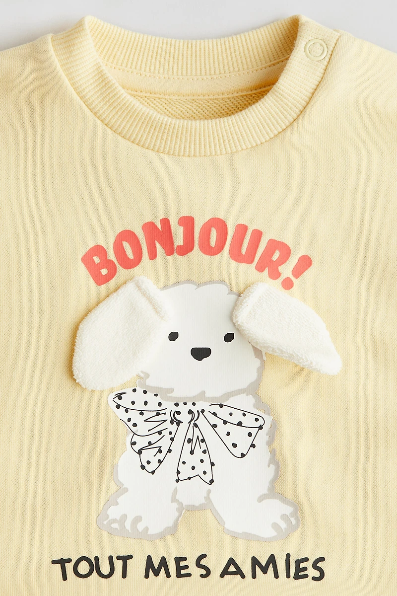 Sweatshirt