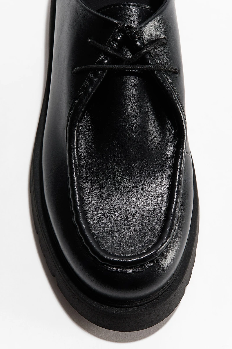Chaussures à lacets