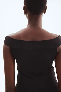 Haut péplum à épaules dénudées