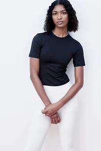 Sports Crop Top with DryMove™