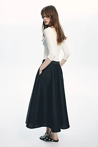 Maillot tanga à décolleté