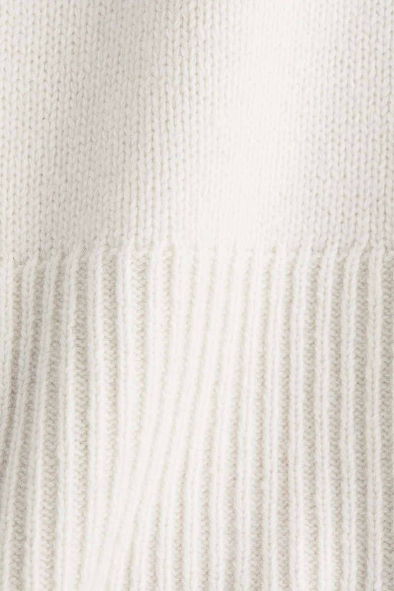 Chandail col roulé en cachemire mélangé