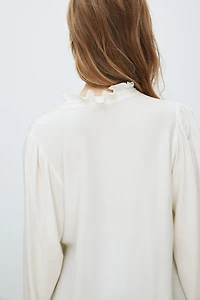 MAMA Ruffle-Collar Blouse