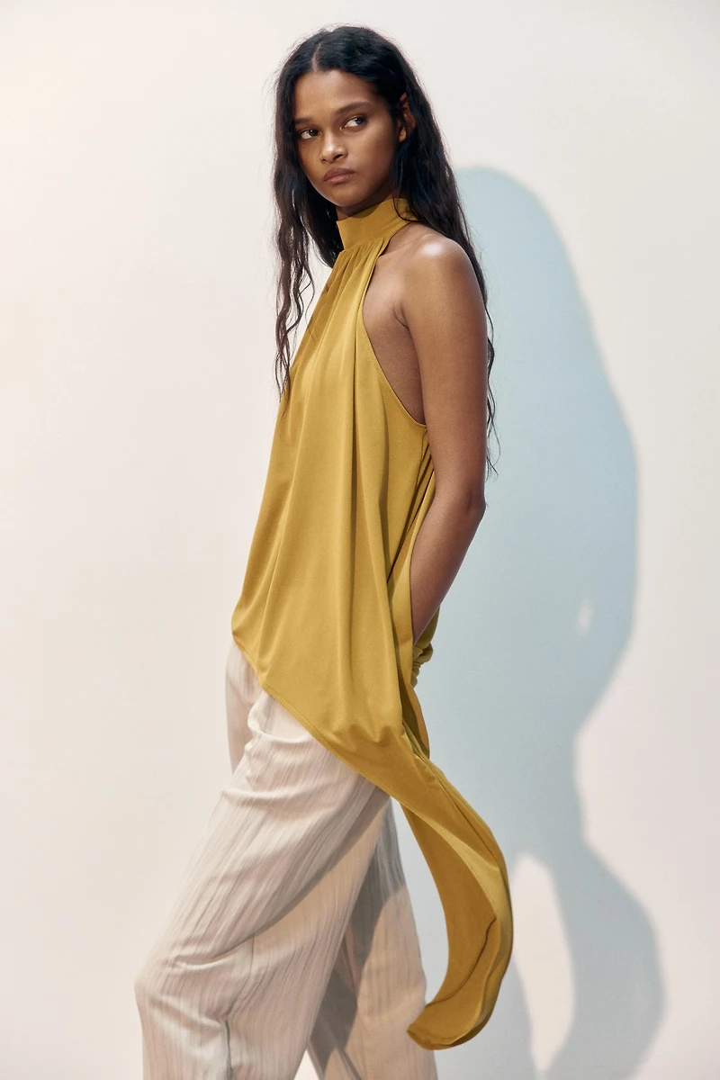 Haut dos nu asymétrique