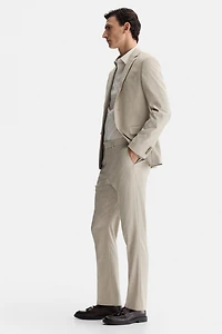 Pantalon d'habit près du corps