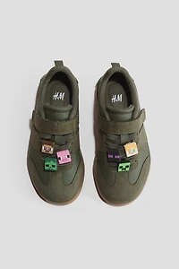 Motif-Detail Sneakers