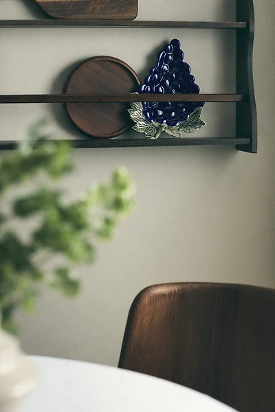 Assiette de service figurative en grès cérame