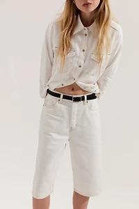 Short en denim haut du genou