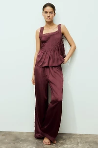 Pyjama en satin avec plis nervure