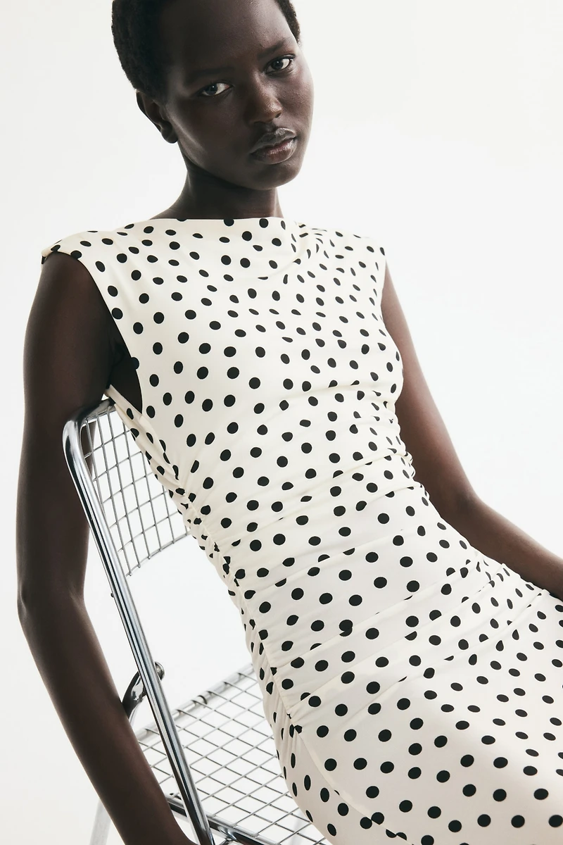 Robe à mancherons
