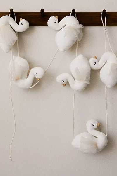 Swan Garland