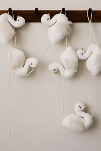 Swan Garland