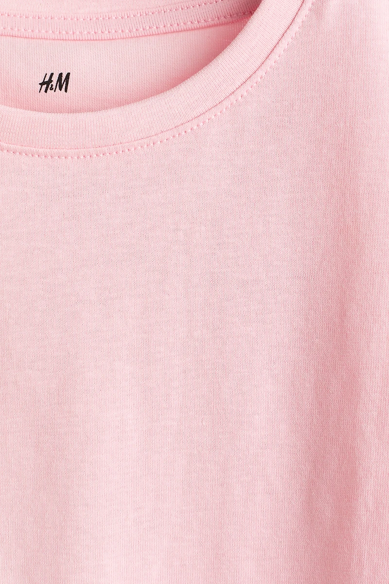 Flutter-Sleeved Top