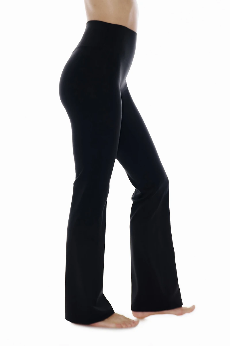 Flared Yoga Leggings with SoftMove™