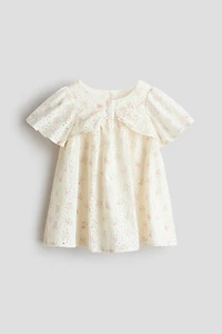 Robe en coton avec broderie anglaise
