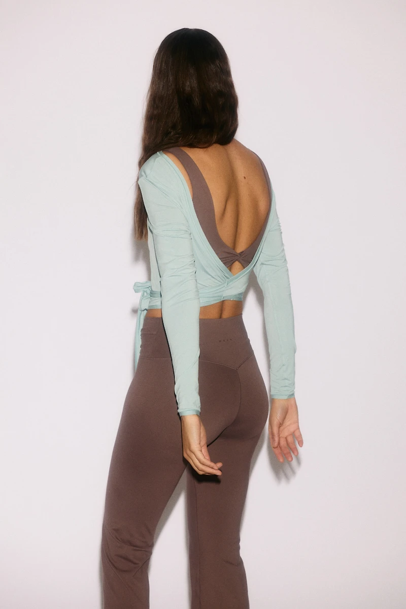 Cropped Long-Sleeved Yoga Top